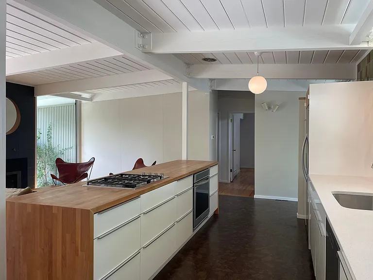 1395 S Elm St — Photo 4