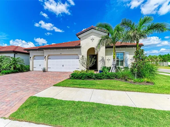 653 Maraviya Blvd, Nokomis, FL 34275