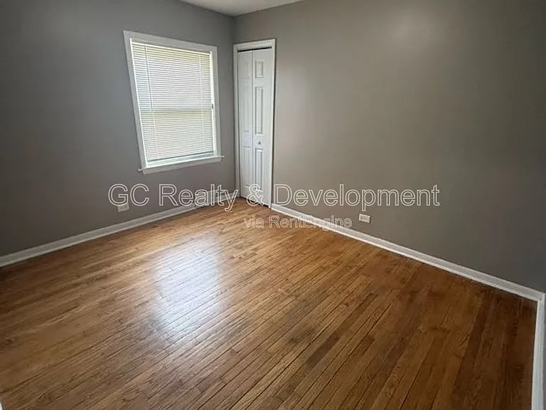 9552 S Greenwood Ave — Photo 7