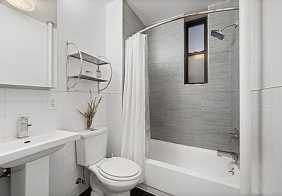 5th image of 145 W 4th St APT 5