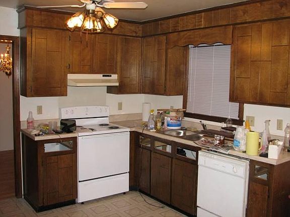 GORMET'S KITCHEN