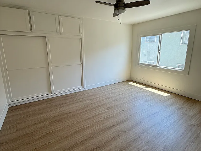 1670 Amberwood Dr #B — Photo 13