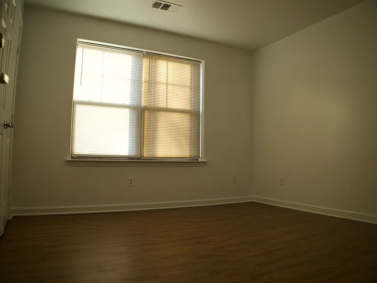 College Center Apartments — Photo 34