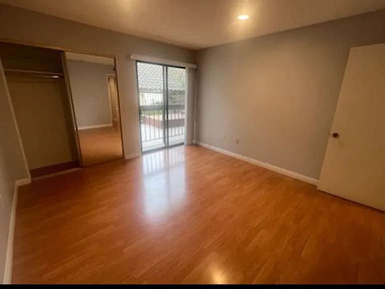 704 E Maple St #3 — Photo 8