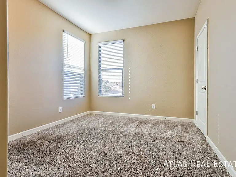 33256 N Jamie Ln — Photo 9