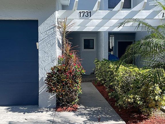 3rd image of 1731 Woodbridge Lakes Cir