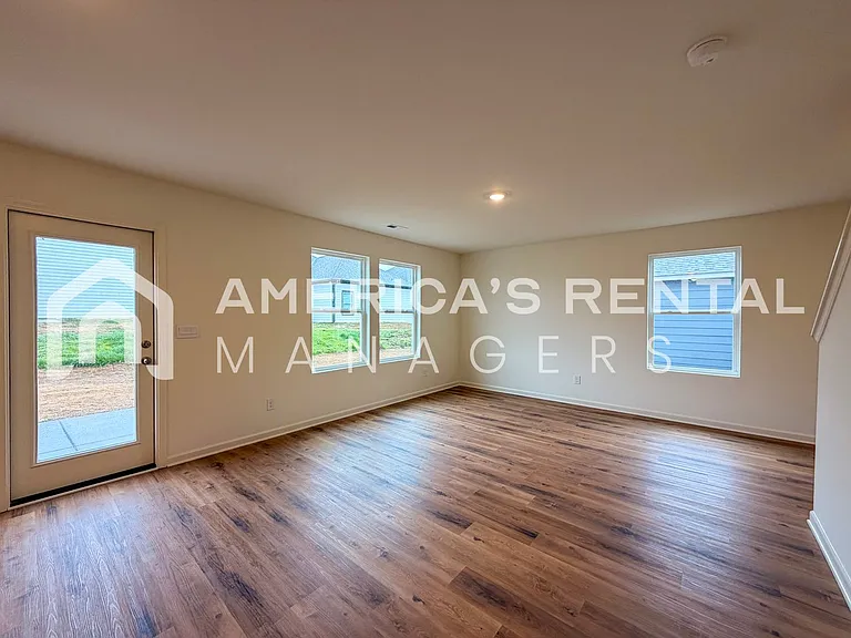 2122 Addison Way SW — Photo 10