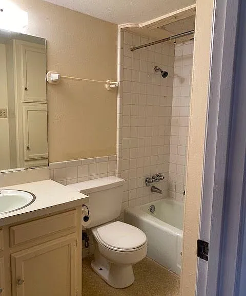 5836 Locke Ave #200 — Photo 12