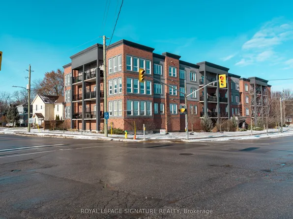 43 Dale Dr #108, New Tecumseth, ON L0G 1A0