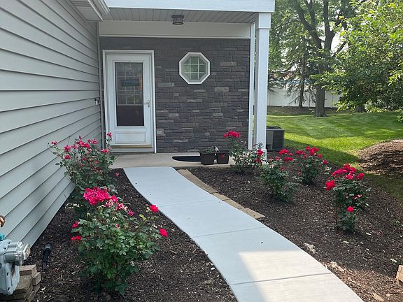 3rd image of 1267 Cranbrook Dr