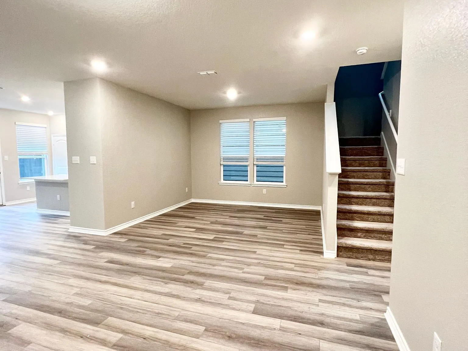 3 bed, 2.5 bath, 2080 sqft, $2,250 — Photo 3