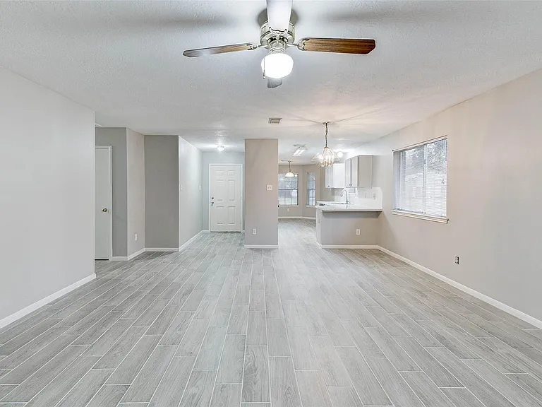 7815 Barnhill Dr — Photo 11
