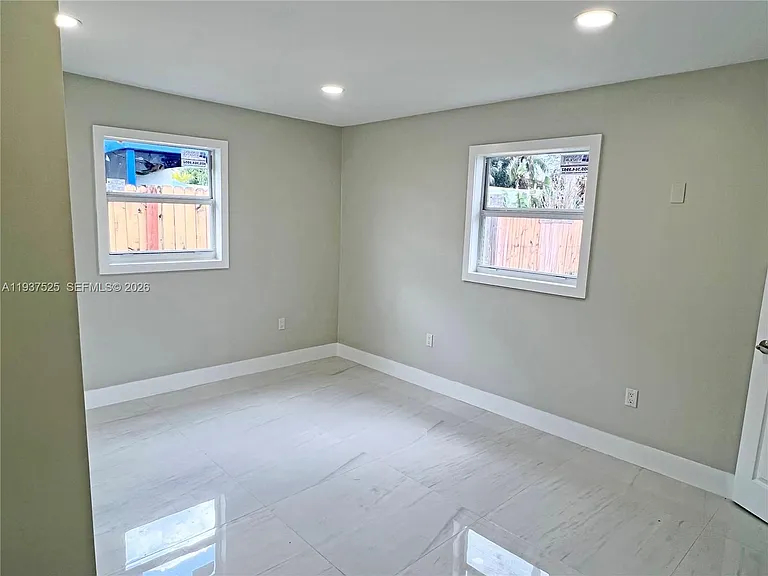 11962 SW 37th Ter — Photo 18