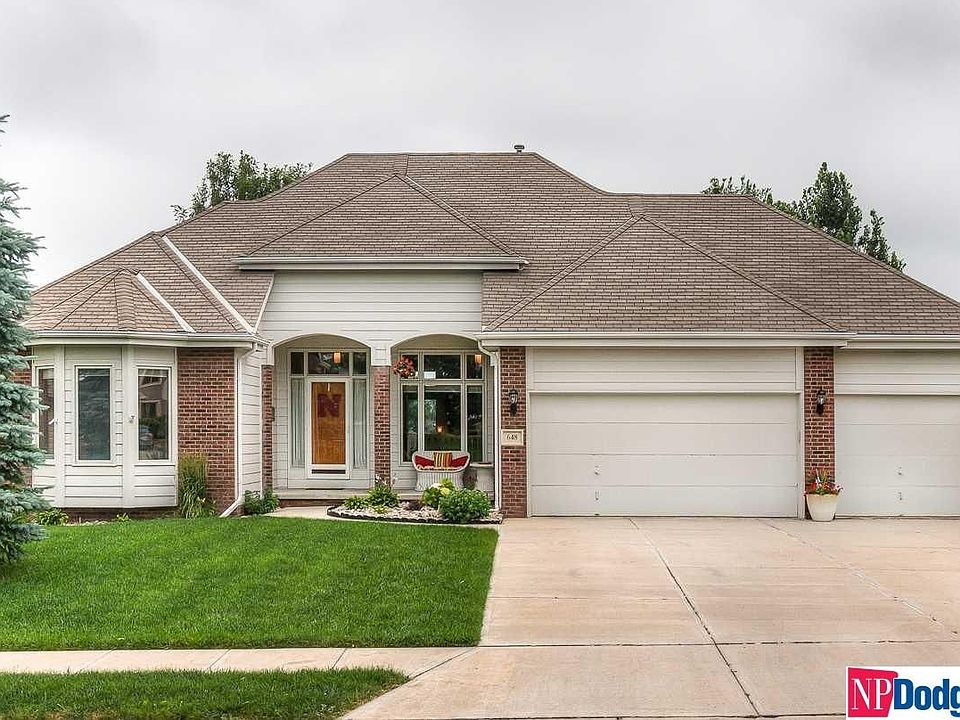 1st image of 648 Caribou Cir