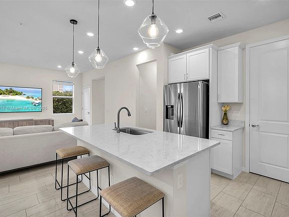 5th image of 1436 Silk Oak Dr