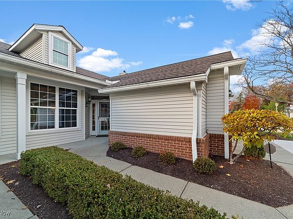 3rd image of 2458 Crimson Dr