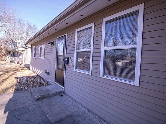 2nd image of 2906 Flora Dr
