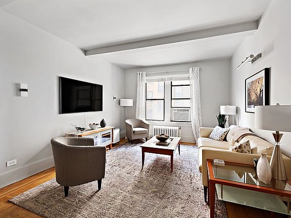 3rd image of 50 W 96th St APT 6C