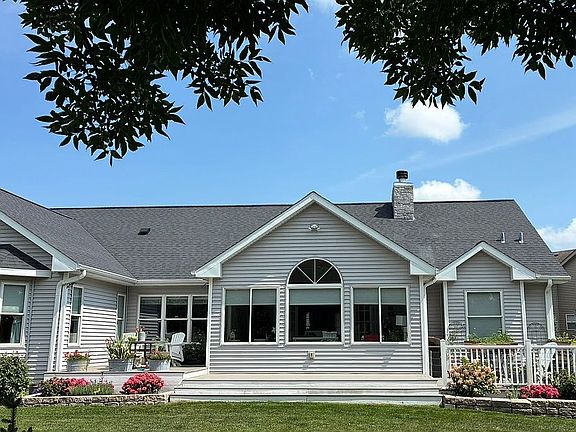 2nd image of 537 W Quinlan Ct