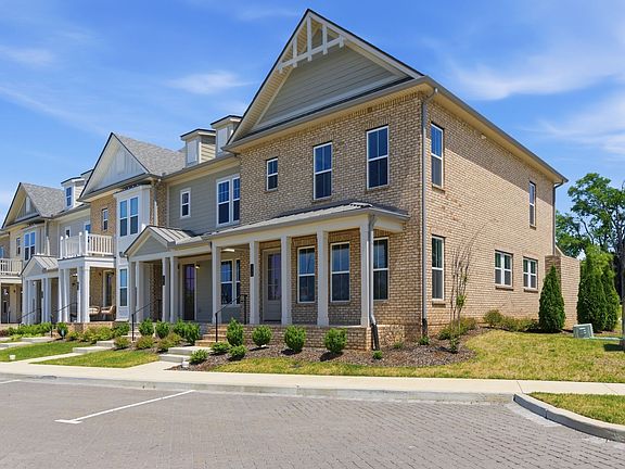 4th image of 136 Nearwater Pl