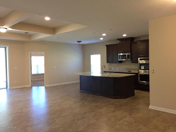 3rd image of 85437 Amaryllis Ct