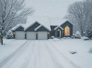 1659 Apache Dr NE, Solon, IA 52333