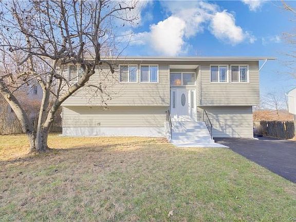 2nd image of 17 Turner Dr