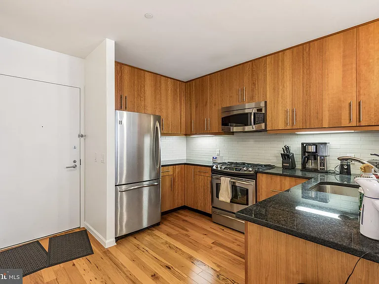 1425 Locust St #4E — Photo 7