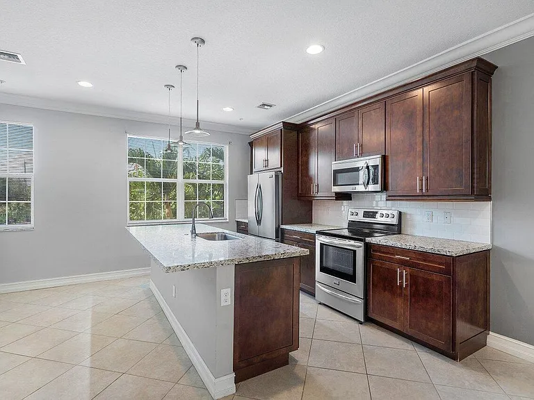 224 S Federal Hwy #4 — Photo 14