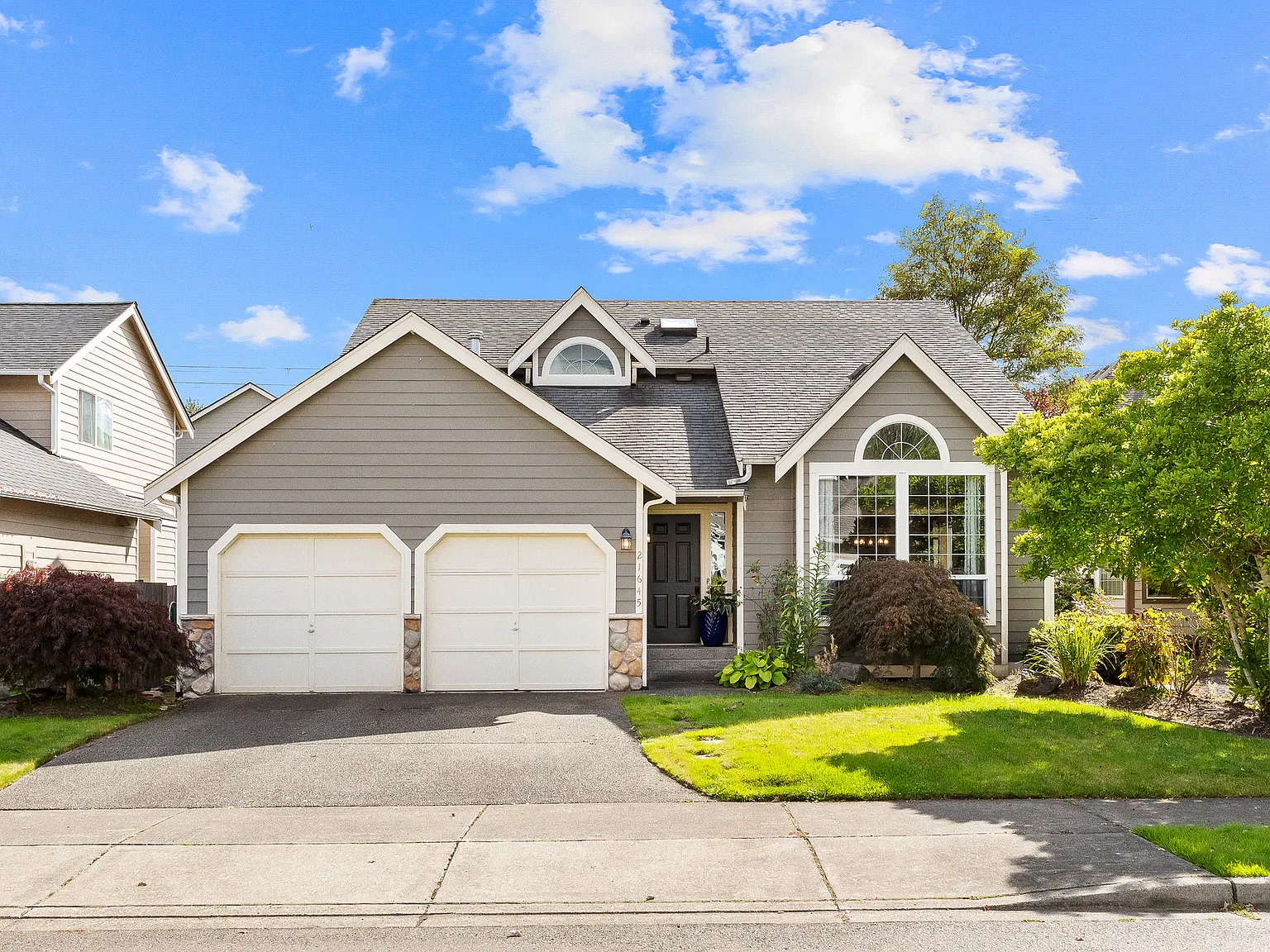 4 bed, 2.5 bath, 1810 sqft, $3,450 — Photo 1