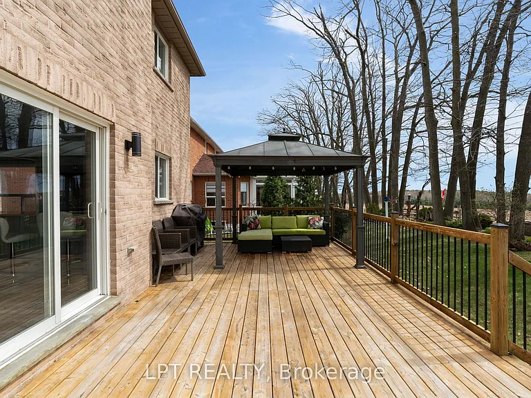 47 Northview Cres — Photo 35