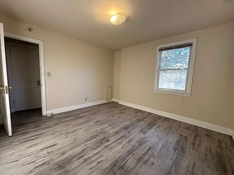 4585 MacArthur Blvd NW — Photo 7