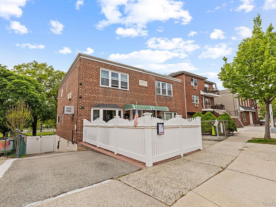 1st image of 2027 Mayflower Avenue