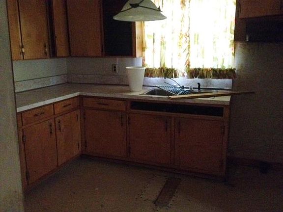4th image of 9317 Manchester Pike