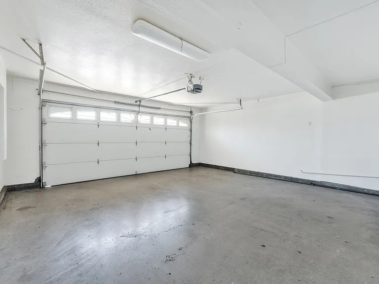 6587 Shawna Ave — Photo 15