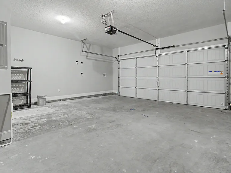 547 Fairview Cir — Photo 8