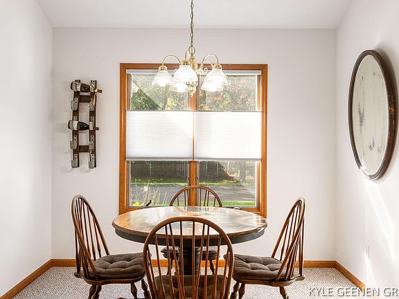 5th image of 343 Nestlewood Dr