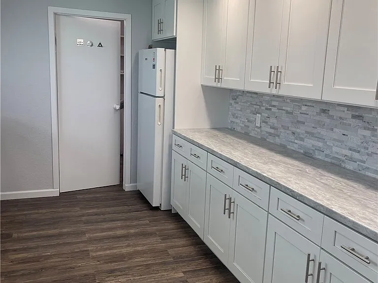 1361 De Luz Rd — Photo 6