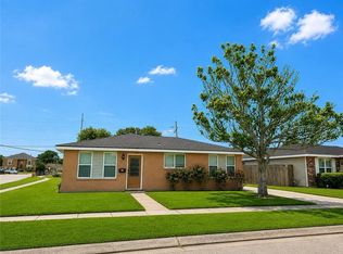 501 Willowbrook Dr, Gretna, LA 70056