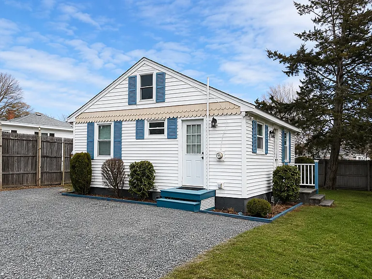 11 Red Fox Ln — Photo 1