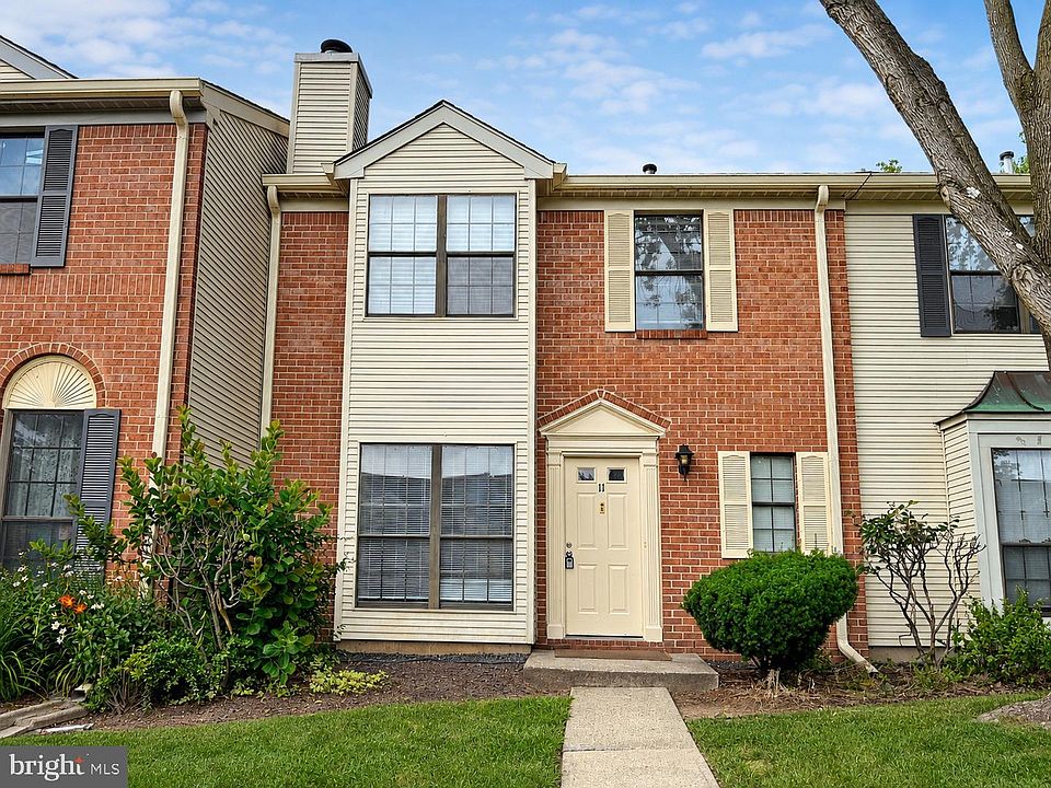 1st image of 11 Wosniak Ct