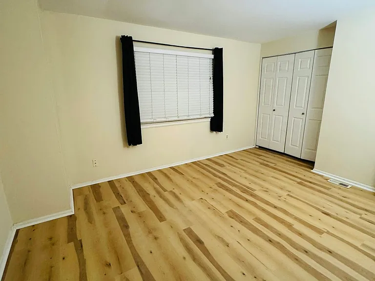1267 Village Ln — Photo 13