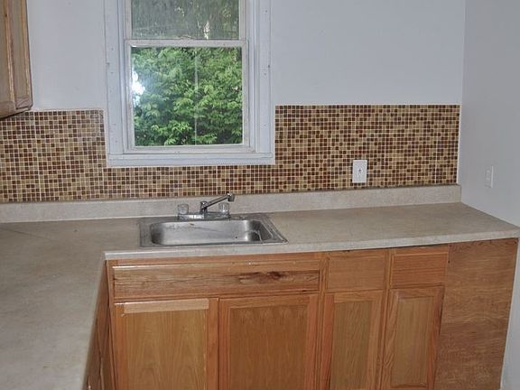 2nd image of 4116 Sackett Ave #3