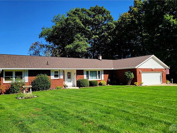 3rd image of 324 Oakridge Dr