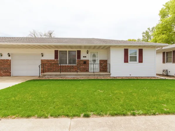 131 Yount Ave, Watseka, IL 60970