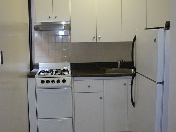 3rd image of 4139 52nd St APT 9