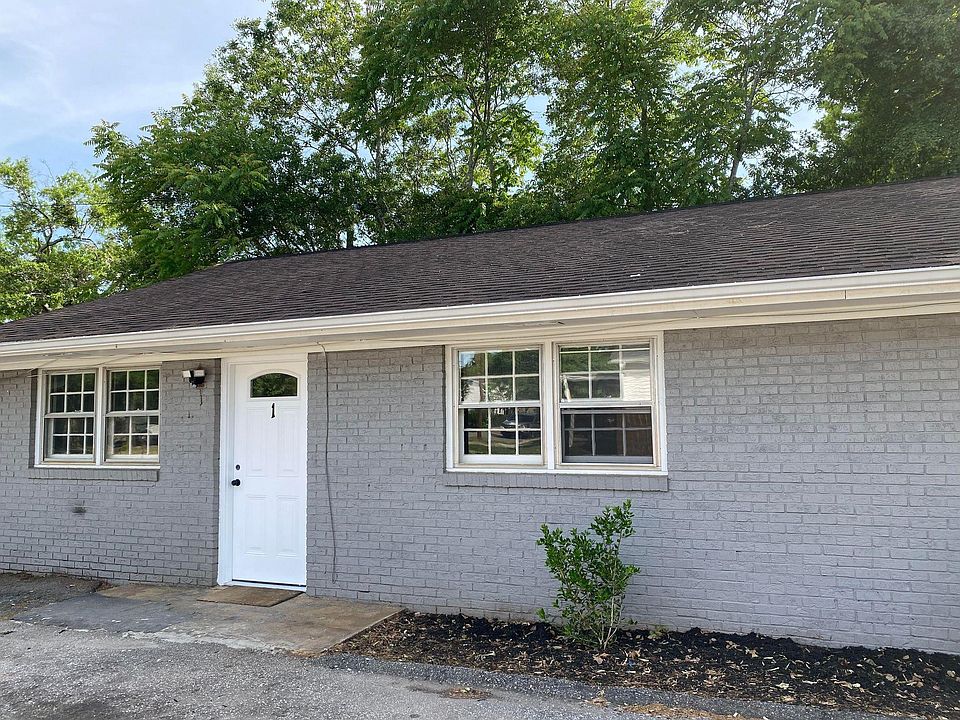 1st image of 1 Adger St #1