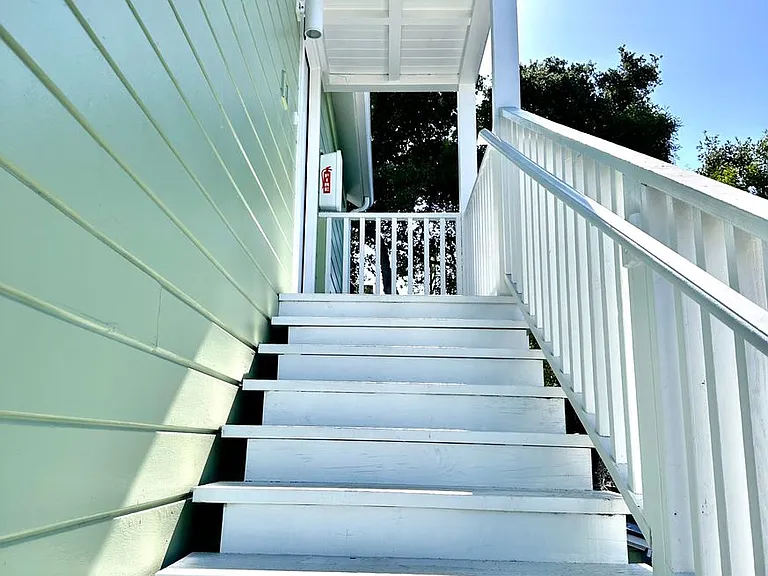 Third Avenue Duplex — Photo 13