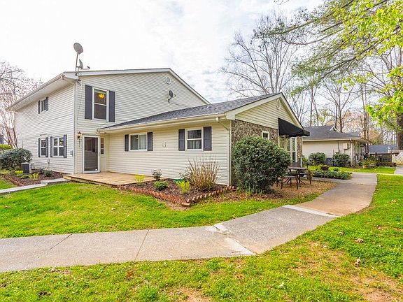 2nd image of 3911 N Quail Ln