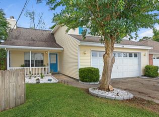 459 Sandy Ridge Cir, Mary Esther, FL 32569